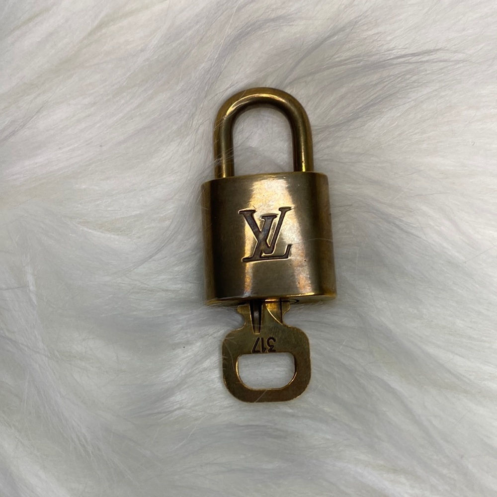 LV LOCK & KEY #317